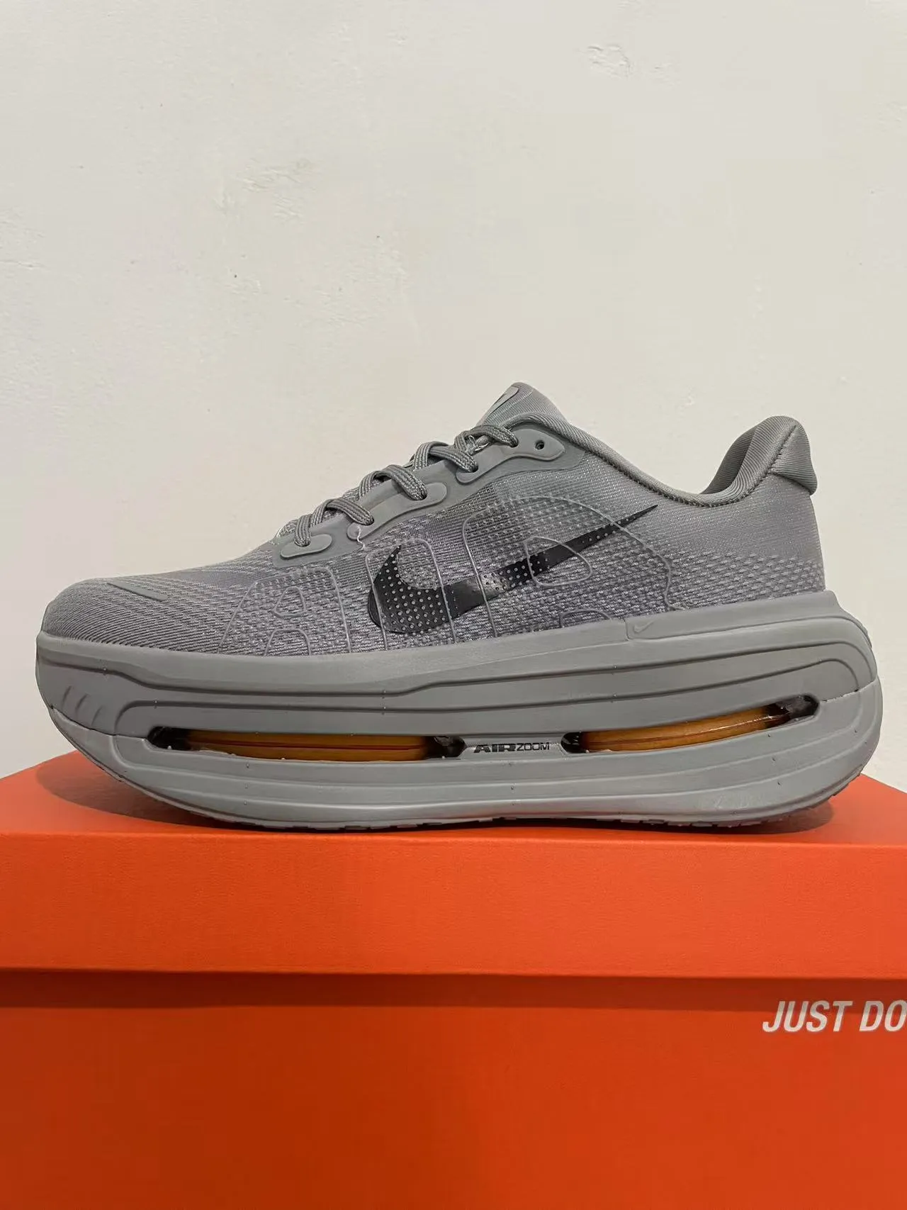 Nike Gray Black Engineered Mesh Upper Visible Air Zoom Unit Running Shoes 6