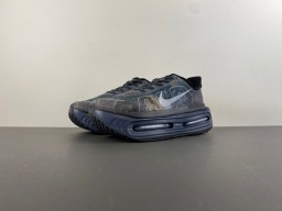 Nike Gray Blue Midsole Iridescent Printed Overlay Chunky Sneakers 10