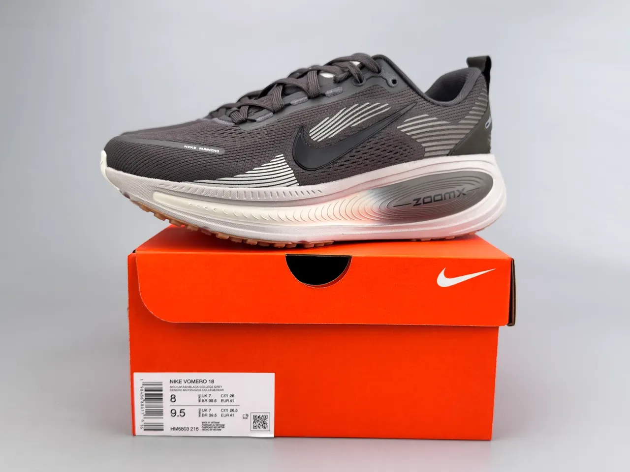 Nike Gray White Engineered Knit Upper Wave-Patterned ZoomX Midsole Running Shoes 4
