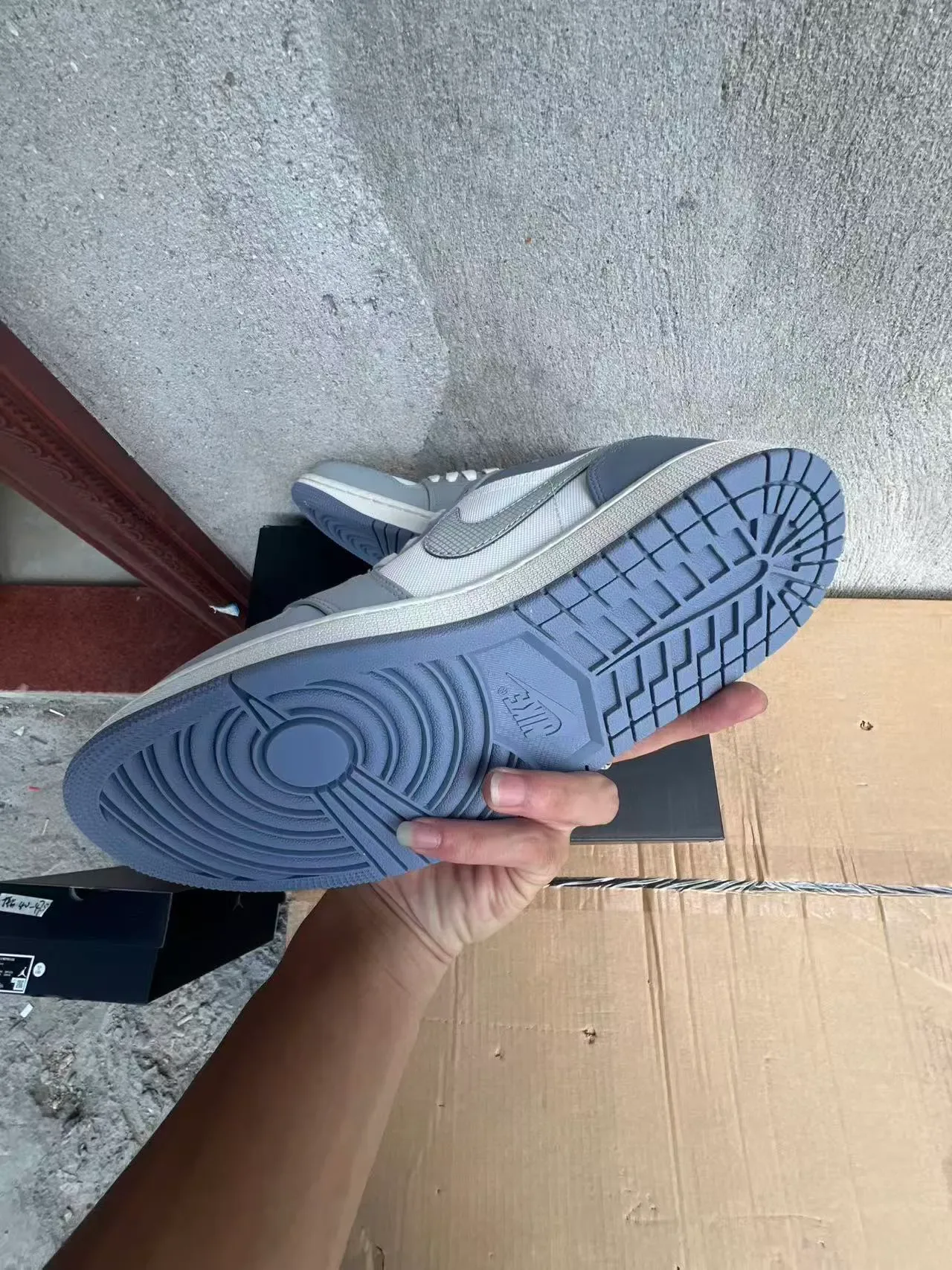 Nike Gray White Low-Top Cupsole Sneakers 6