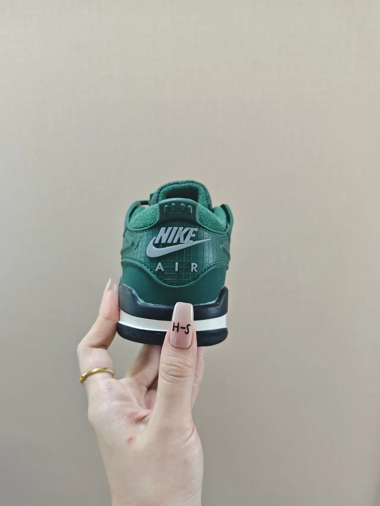 Nike Green Black Layered Synthetic Overlays Padded Collar Sneakers 6