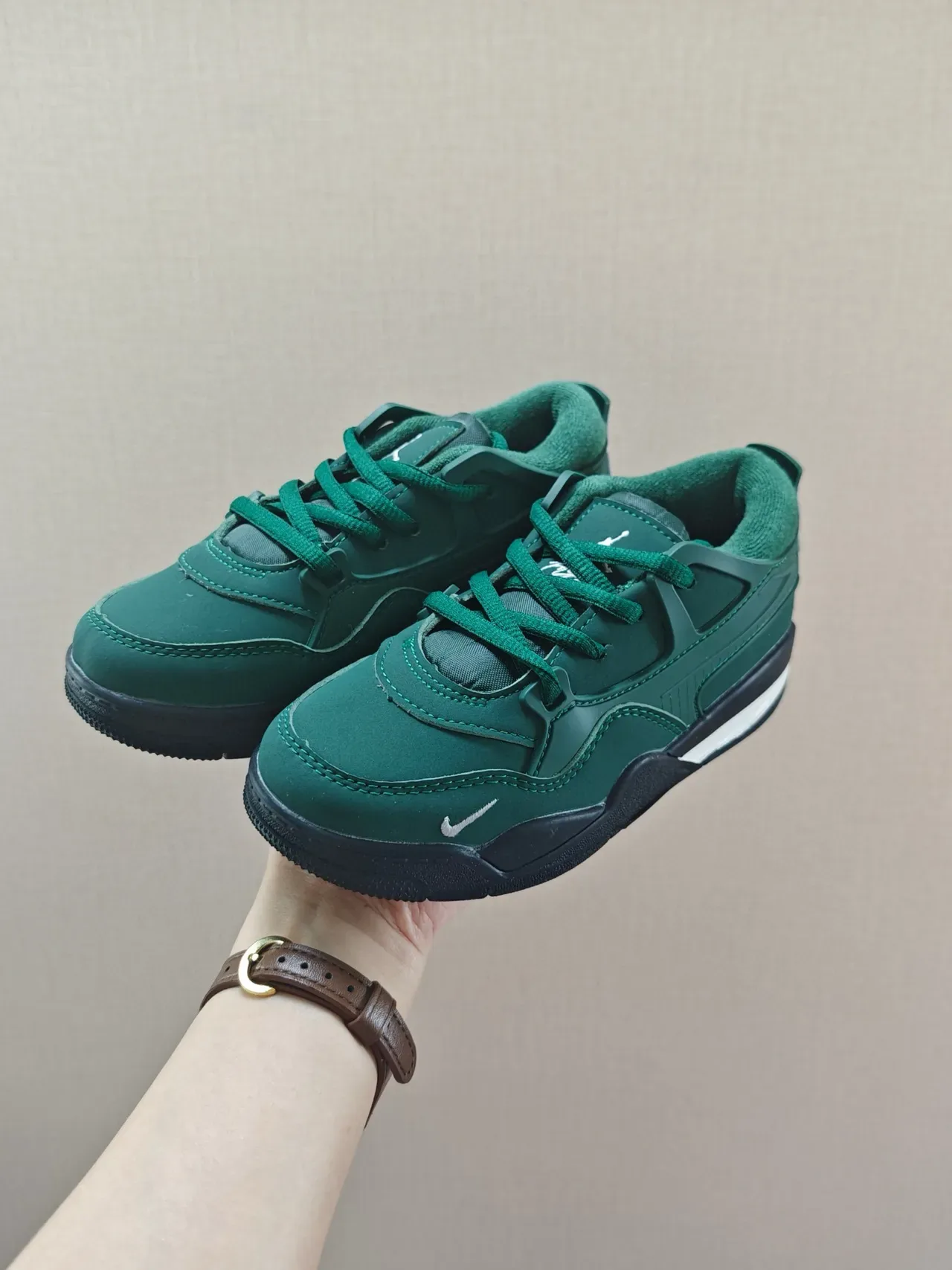 Nike Green Black Layered Synthetic Overlays Padded Collar Sneakers 9