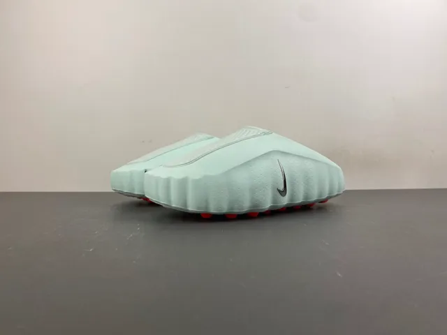 Nike Green Black Molded Foam Construction Scalloped Sole Edge Slippers 8