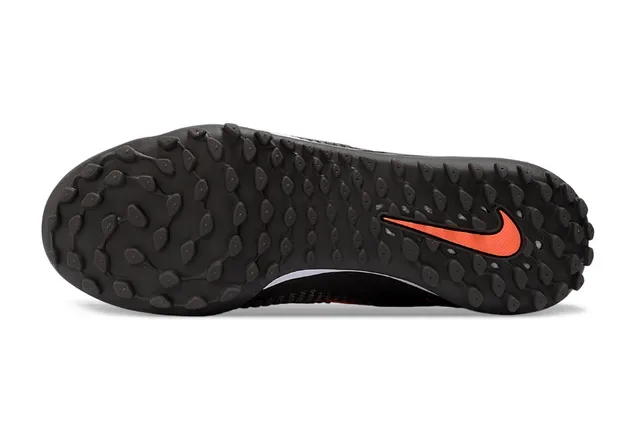 Nike GripPoint Noir et Vert Iridescent Turf Chaussures de Football 6