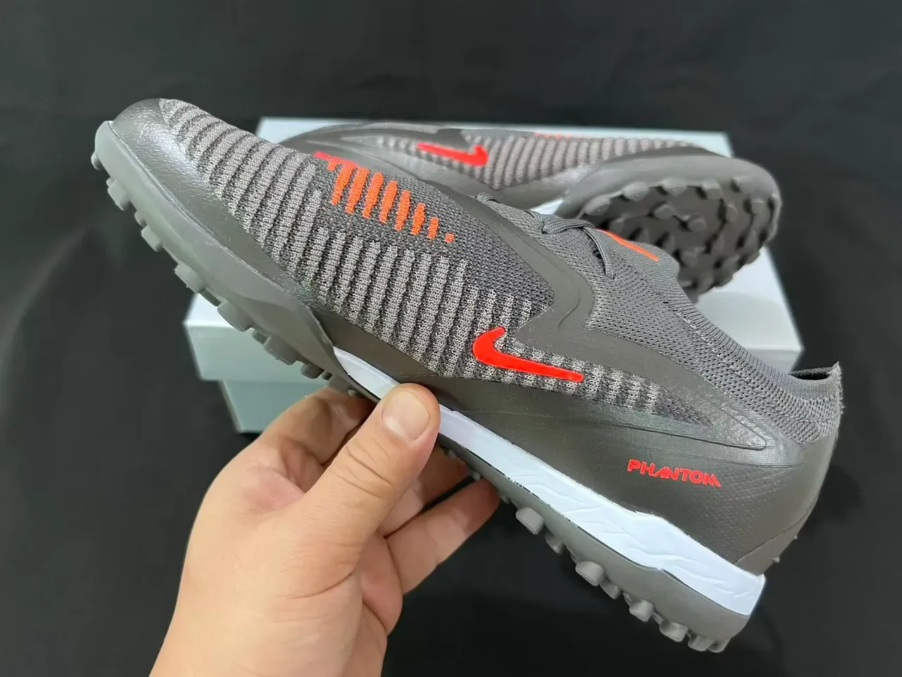 Nike GripPoint Noir et Vert Iridescent Turf Chaussures de Football 12