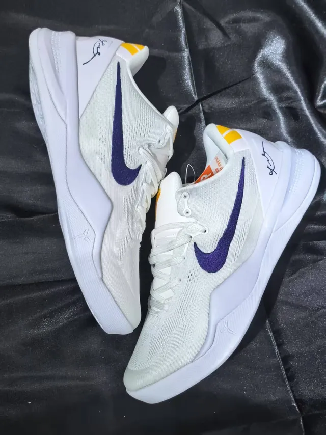 Nike Kobe Protro أبيض بنفسجي أصفر أحذية كرة السلة 2