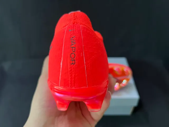 Nike Mercurial Vapor Atomknit Chaussures de football rouge iridescent Firm-Ground 3