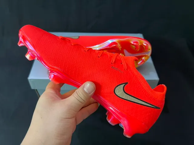 Nike Mercurial Vapor Atomknit Chaussures de football rouge iridescent Firm-Ground 4