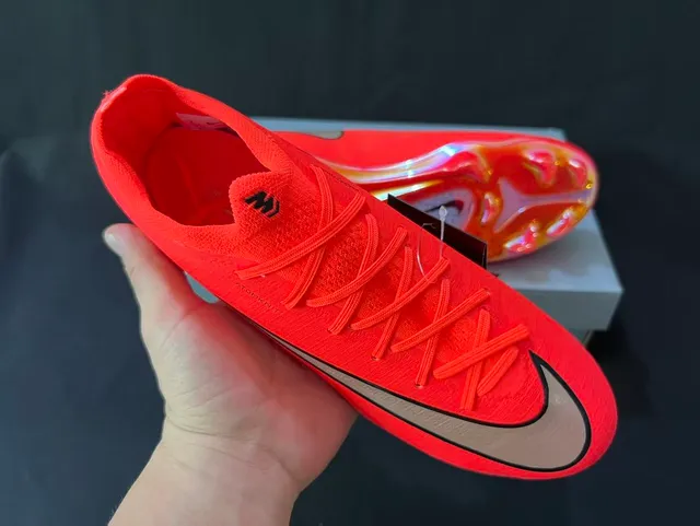Nike Mercurial Vapor Atomknit Chaussures de football rouge iridescent Firm-Ground 5