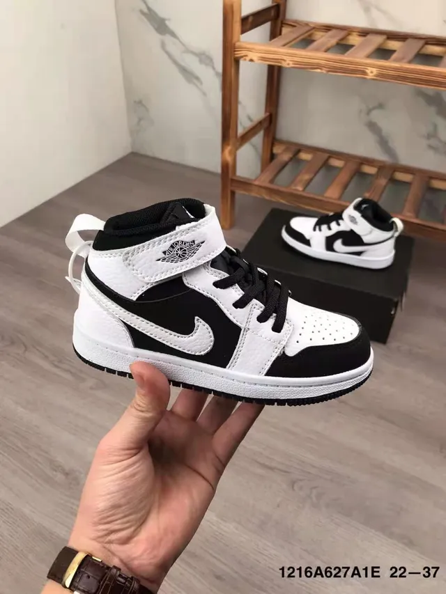 Nike Multicolor High-Top Leather Upper Basketball Shoes 19