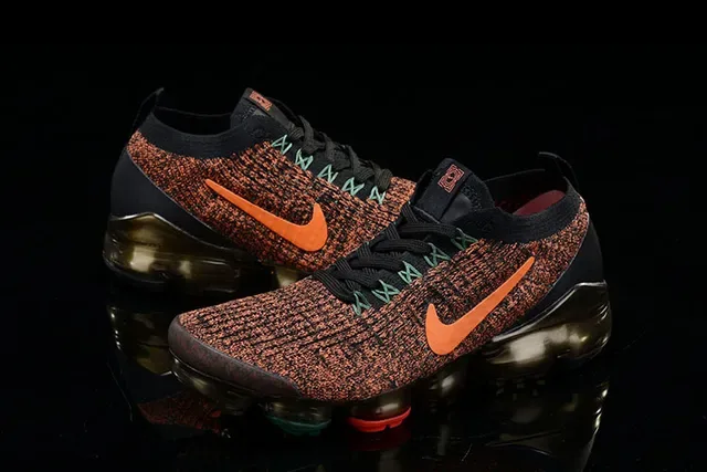 Nike Tênis de Corrida com Upper de Malha Multicolor Laranja e Air Cushioning Visível 12