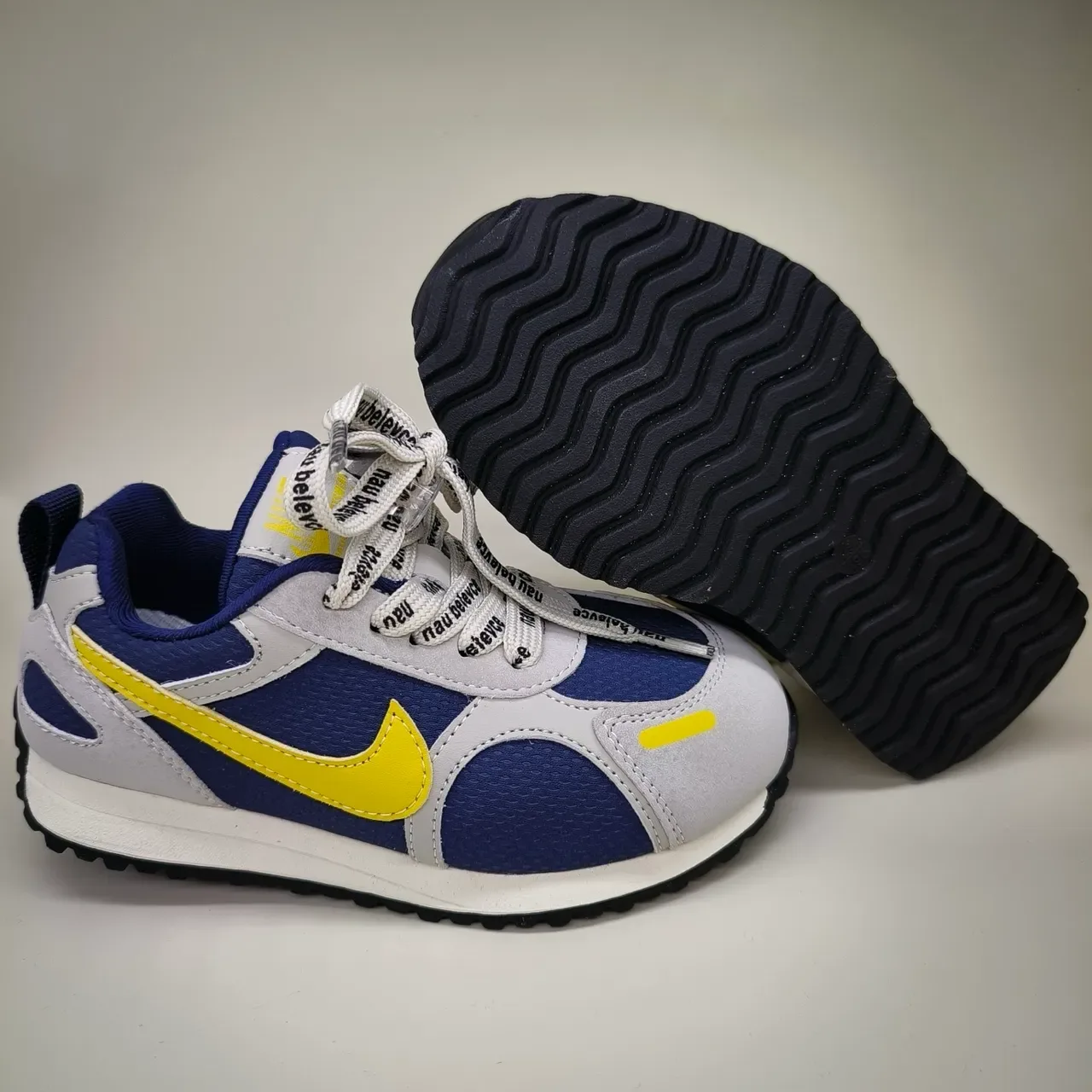 Nike Navy Yellow Retro-Inspired Low-Top Sneakers 8