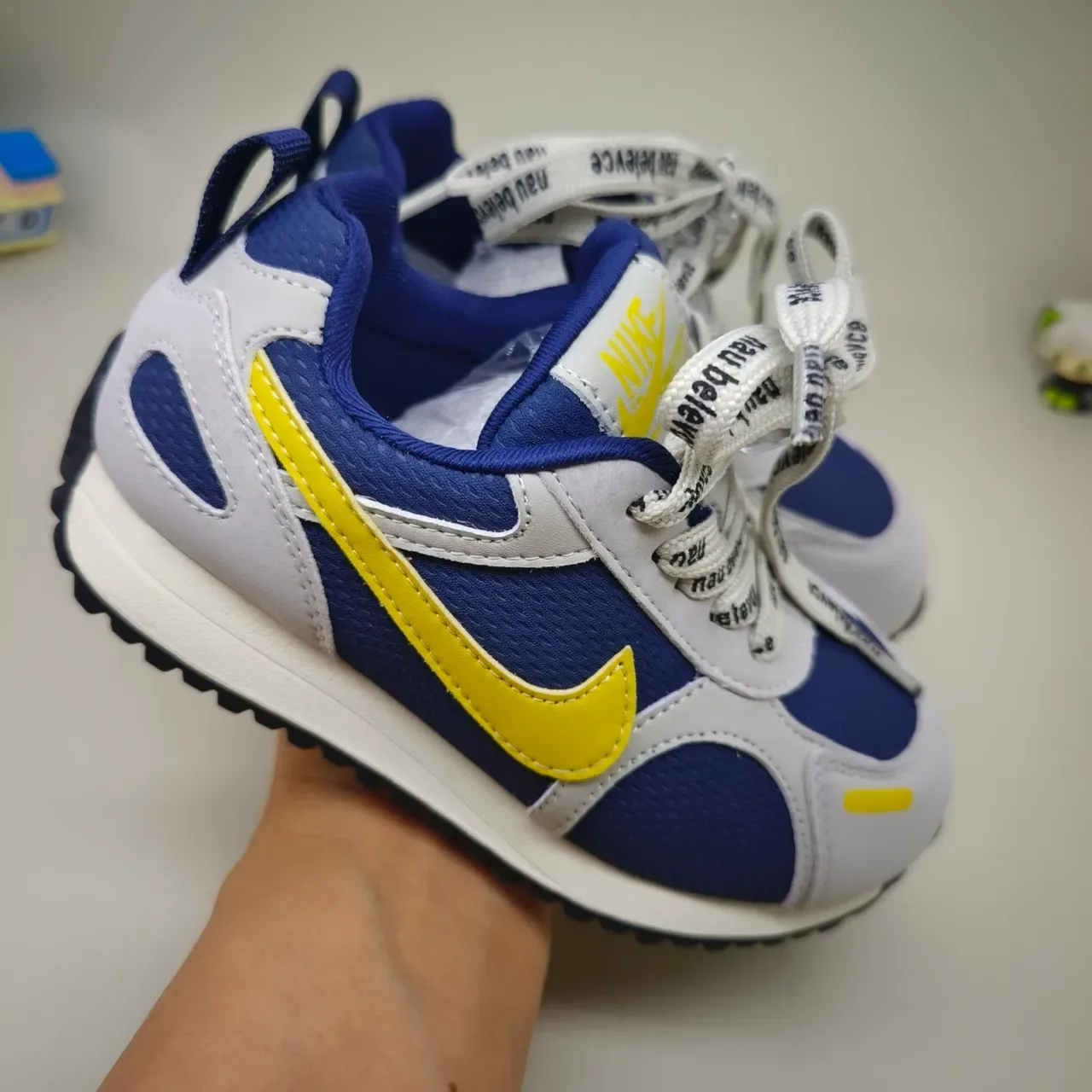 Nike Navy Yellow Retro-Inspired Low-Top Sneakers 9
