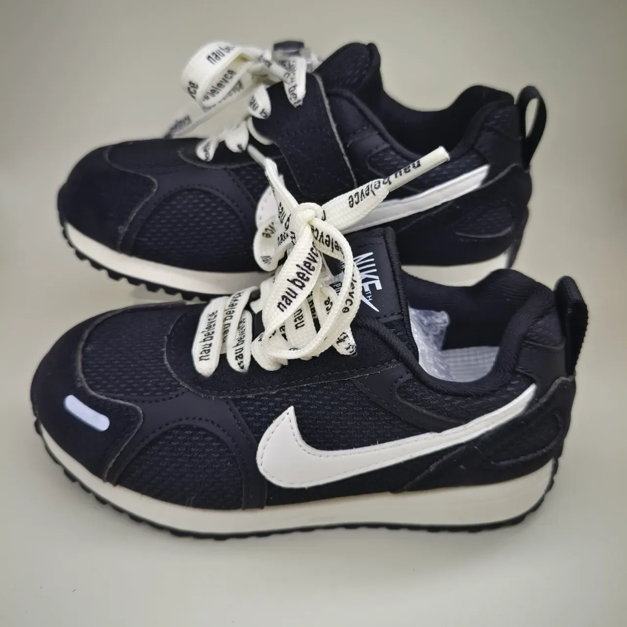Nike Navy Yellow Retro-Inspired Low-Top Sneakers 13