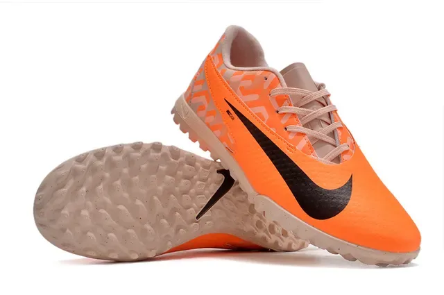 Nike Chaussures de football orange beige synthétique coupe basse pour gazon artificiel 5