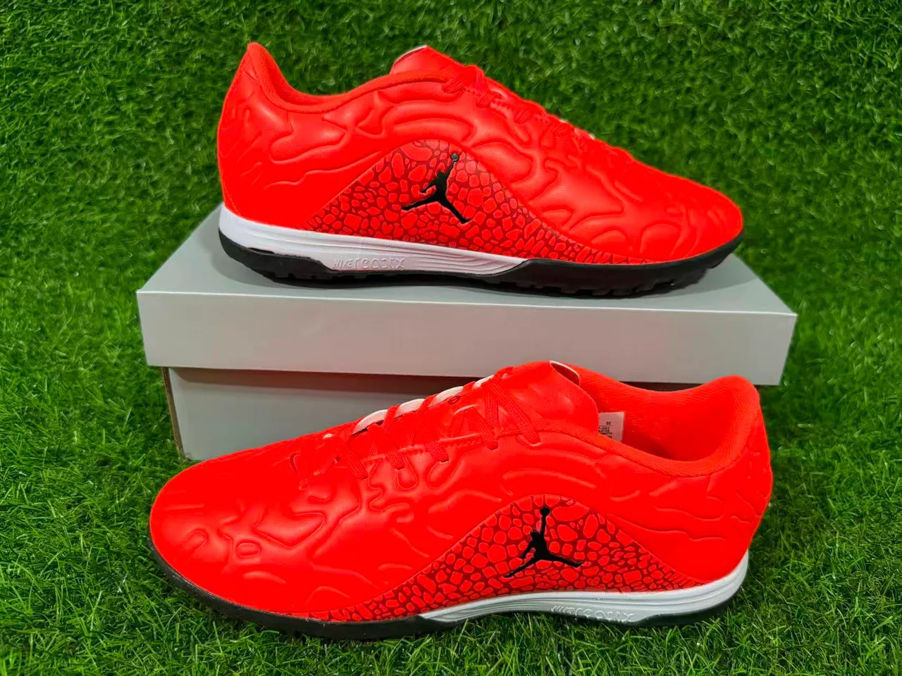 Nike Orange Black Sculpted Synthetic Upper Textured Overlay Pattern Turf Soccer Shoes 9