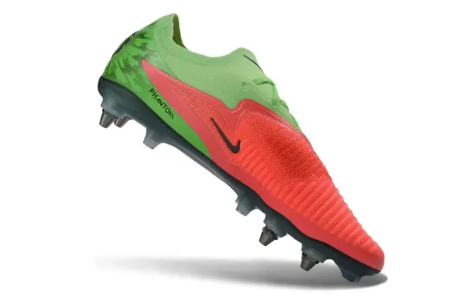 Nike Phantom GT أخضر أحمر منخفض القطعة أعلى نيت رباطات غير متماثلة أرضية صلبة أحذية كرة القدم 2