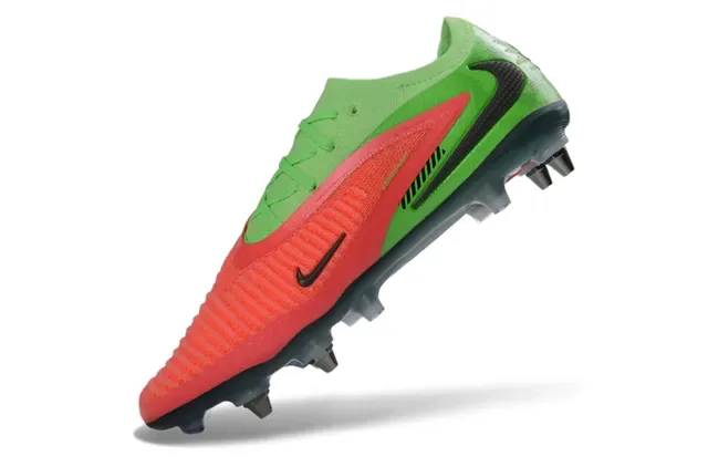 Nike Phantom GT أخضر أحمر منخفض القطعة أعلى نيت رباطات غير متماثلة أرضية صلبة أحذية كرة القدم 3