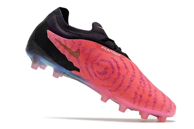 Nike Phantom GT Chaussures de football avec upper en maille rose et noir, semelle iridescente, pour terrain ferme 2