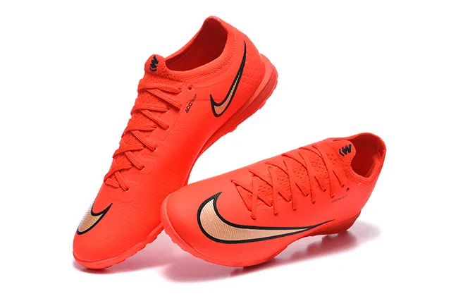 Nike Phantom GT Red Black Low-Cut Knit Upper Molded Square-Stud Outsole Turf Soccer Shoes 2