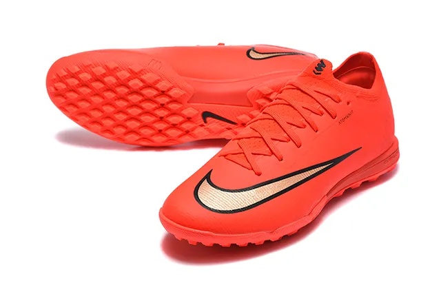 Nike Phantom GT Red Black Low-Cut Knit Upper Molded Square-Stud Outsole Turf Soccer Shoes 6