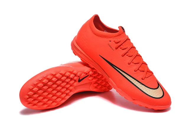 Nike Phantom GT Red Black Low-Cut Knit Upper Molded Square-Stud Outsole Turf Soccer Shoes 7