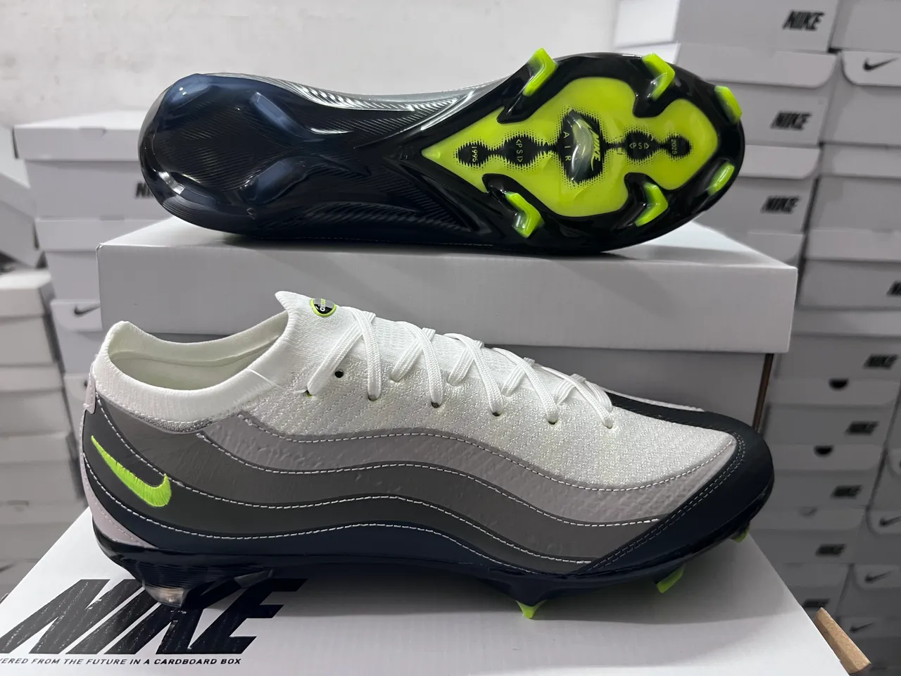 Nike Phantom GT Blanc Gris Bas Lacets Terrain Firme Chaussures de Football 2
