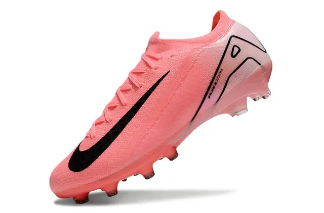 Nike Chaussures de football en maille rose et noir, coupe basse, surface ferme 4