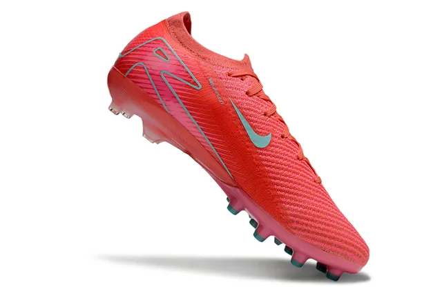 Nike Chaussures de football avec upper en tricot rose et bleu, col avec ajustement dynamique, pour terrain ferme 2