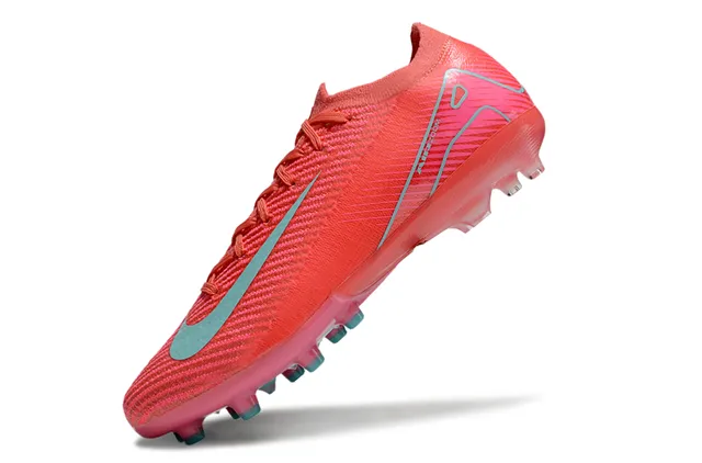 Nike Chaussures de football avec upper en tricot rose et bleu, col avec ajustement dynamique, pour terrain ferme 3