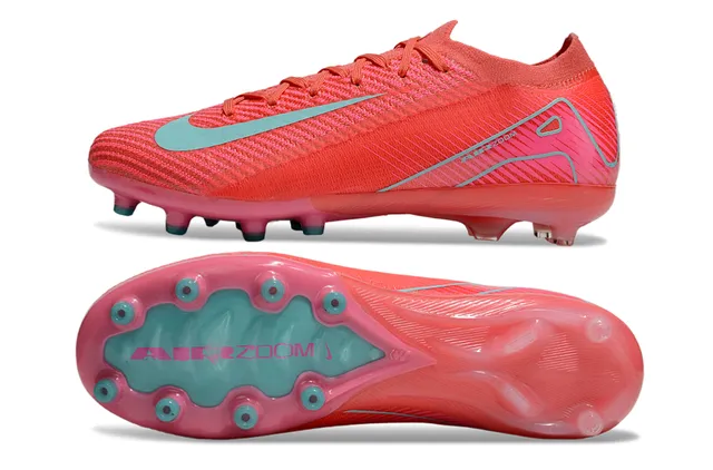 Nike Chaussures de football avec upper en tricot rose et bleu, col avec ajustement dynamique, pour terrain ferme 6
