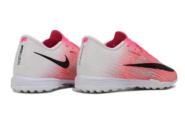 Nike Chaussures de football rose blanc Flyweave dégradé Turf 5