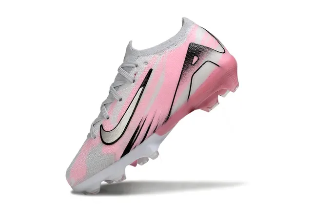 Nike Sapatos de futebol com upper de knit rosa e branco, gradiente e para solo firme 6
