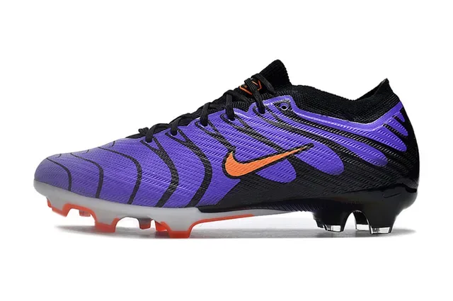 Nike Violet Noir Chaussures de Football Upper Maille Ajusté Motif Ondulé Synthétique Overlay Terrain Firme 7
