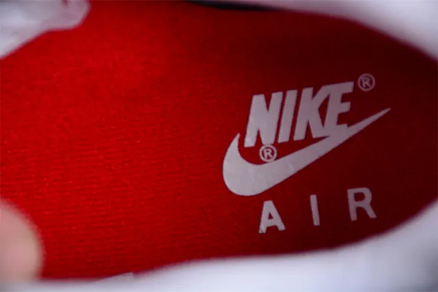 Nike Red Beige Low-Top Layered Upper Lifestyle Sneakers 5