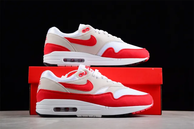 Nike Red Beige Low-Top Layered Upper Lifestyle Sneakers 15