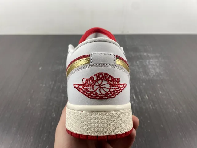Nike Red Gold Low-Top Cupsole Lifestyle Sneakers 4