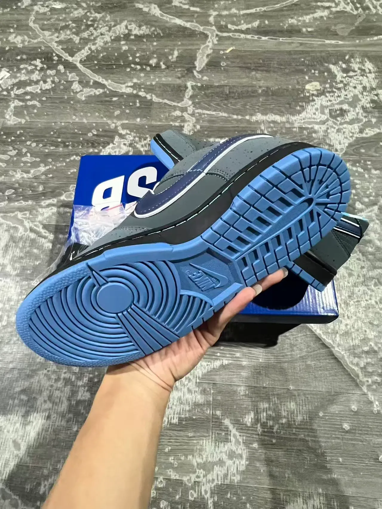 耐克 SB Dunk Low 灰蓝勾滑板鞋 6