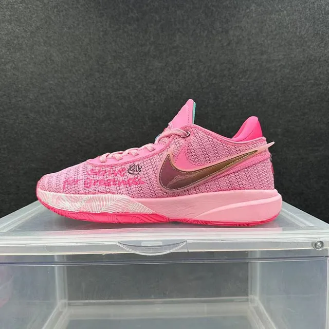 Nike Signature Pink Knit Basketball Shoes 2