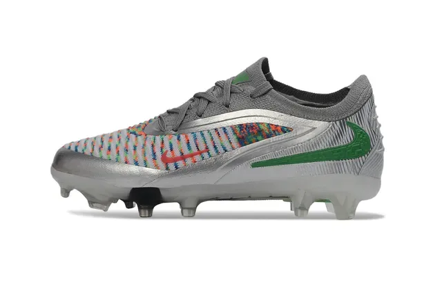 Nike Argent Multicolor Chaussures de football à tige basse upper maille panneau rayé du medi pied pour terrain ferme 5