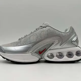 Nike Silver Red Metallic Knit Upper Wave-Shaped Synthetic Cage Lifestyle Sneakers
