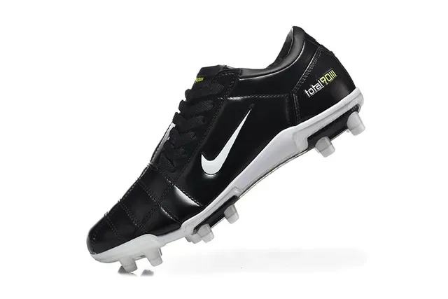 Nike Total 90 III Preto e Branco Sol Firme Sapatos de Futebol 4