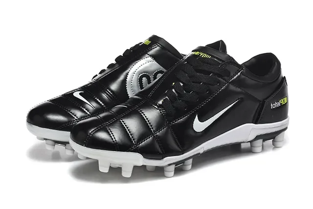 Nike Total 90 III Preto e Branco Sol Firme Sapatos de Futebol 8
