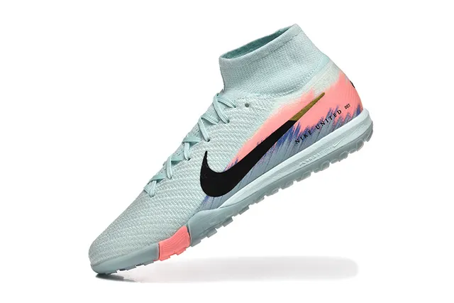 Nike United Chaussures de soccer pour pelouse Bleu Rose avec Collet en Knit ajusté comme une chaussette, upper mid-cut collar 4