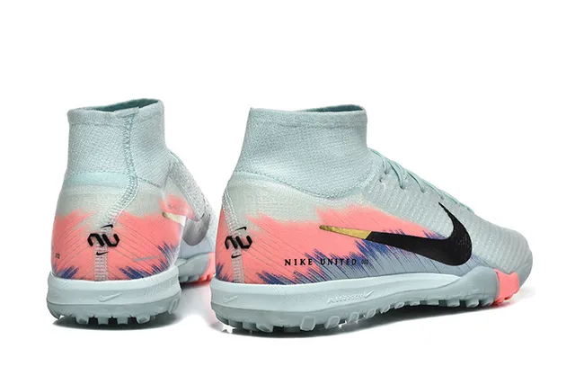Nike United Chaussures de soccer pour pelouse Bleu Rose avec Collet en Knit ajusté comme une chaussette, upper mid-cut collar 5