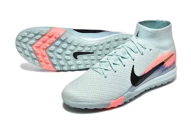 Nike United Chaussures de soccer pour pelouse Bleu Rose avec Collet en Knit ajusté comme une chaussette, upper mid-cut collar 6