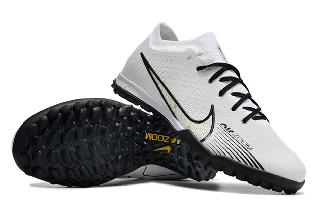 Nike Blanc Noir Flyknit Supérieur Swoosh Recouvrement Gazon Chaussures de Football 4
