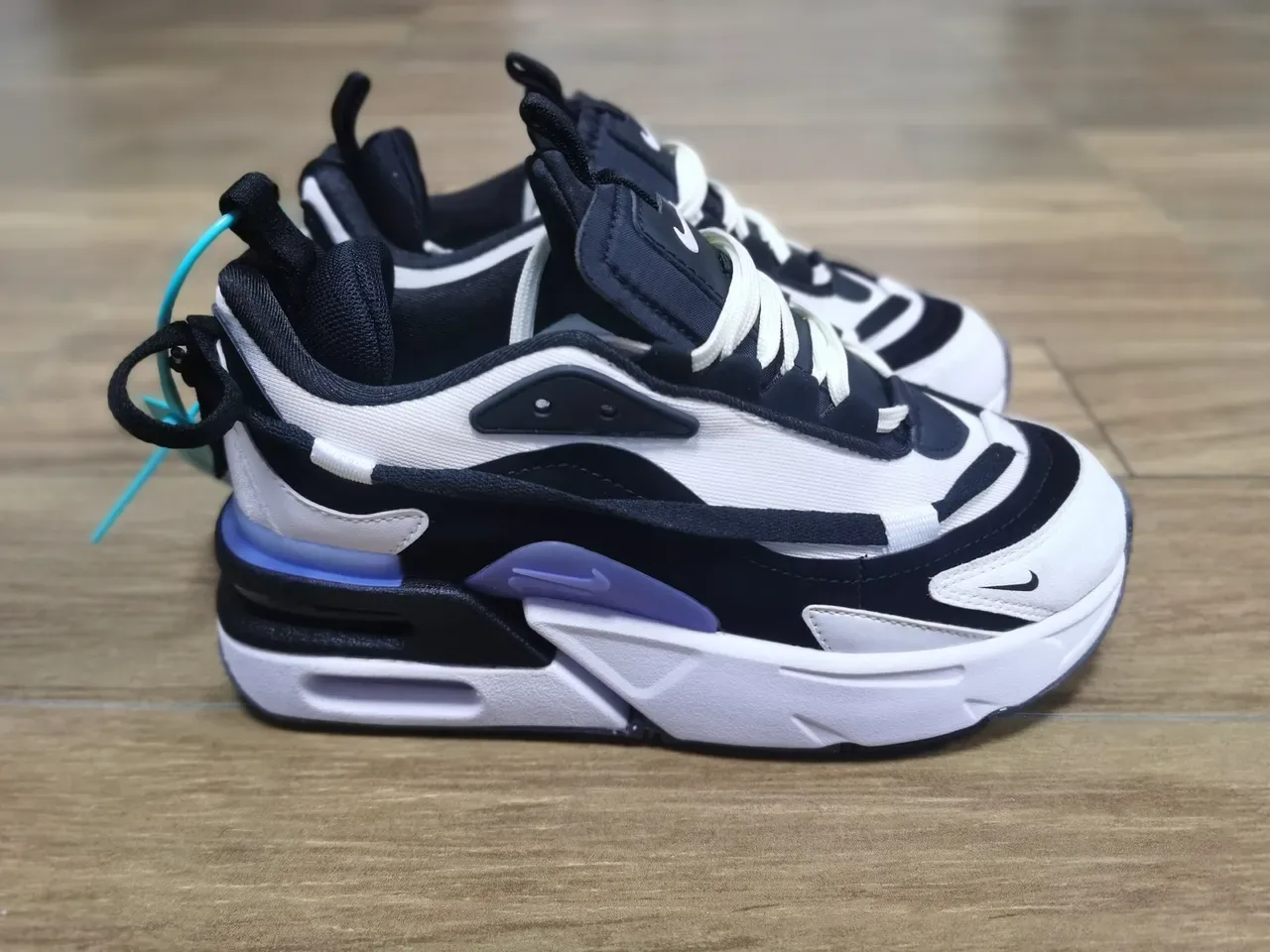 Nike White Black Layered Synthetic Cage Wave-Contoured Midsole Lifestyle Sneakers 2