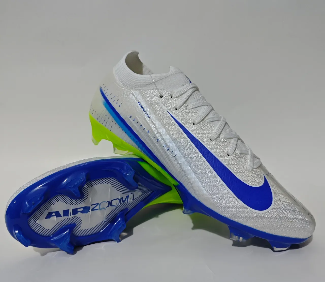 Nike White Blue Knit Upper Low-Cut Firm-Ground Soccer Shoes 11