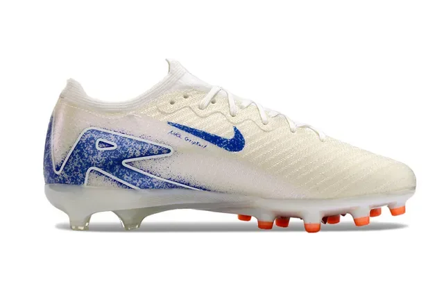 Nike Chaussures de Football Blanc Bleu Bas-Coupé Supérieure Tricô Semelle Iridescente Translucida Firm-Ground 7